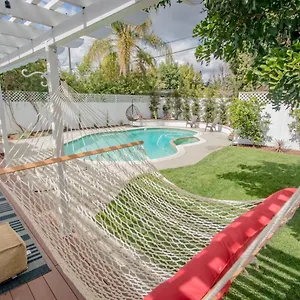 Enchanting Sherman Oaks With Pool Permit #hsr Two One Zero Zero 2605 , Los Angeles United States